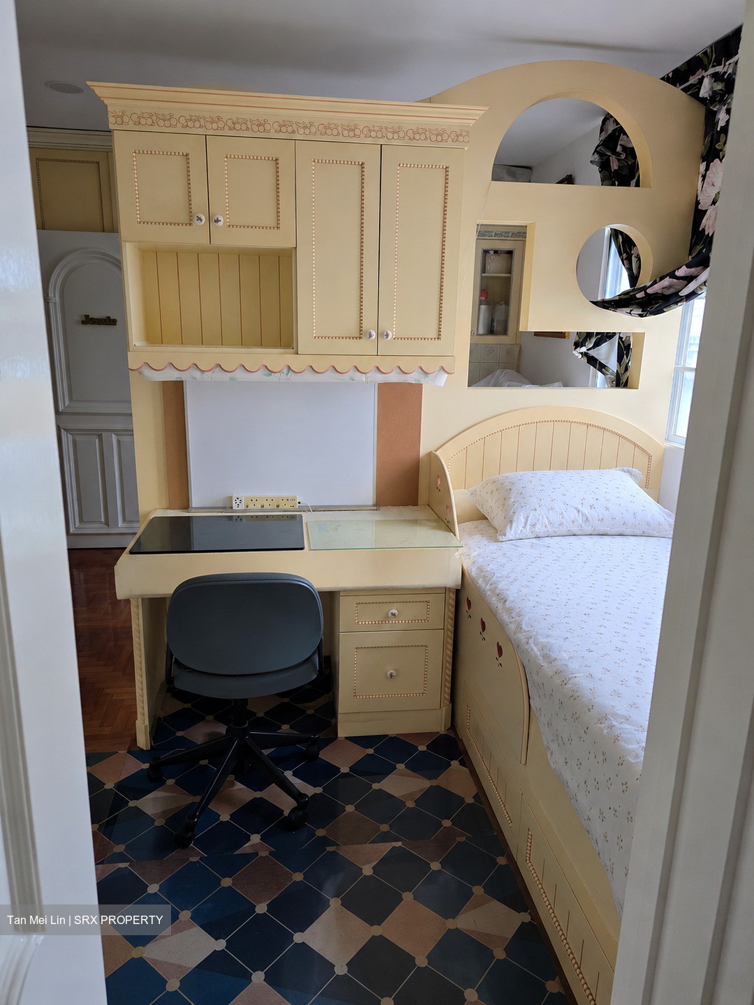 Brighton Avenue (D19),  #604967341